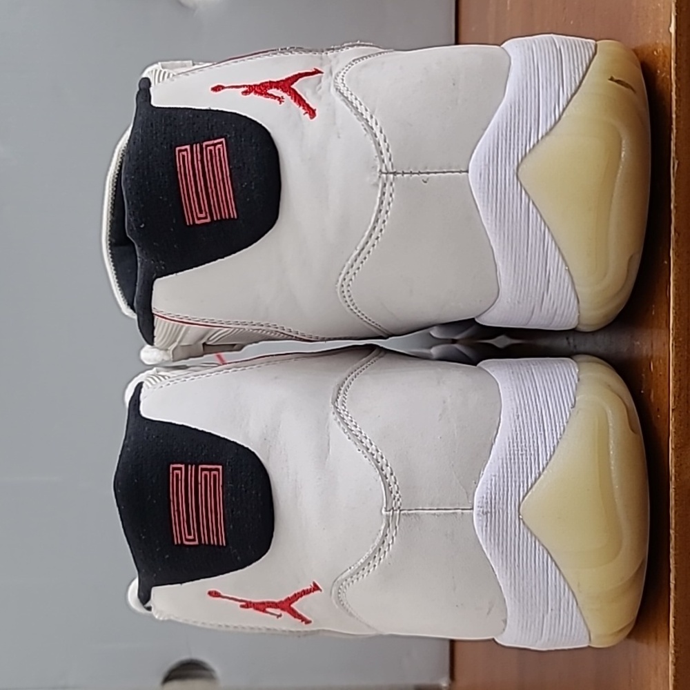 Air Jordan 11 Retro Mid Platinum Tint Mens Sneakers 378037-016 Size 13 - Picture 6 of 17